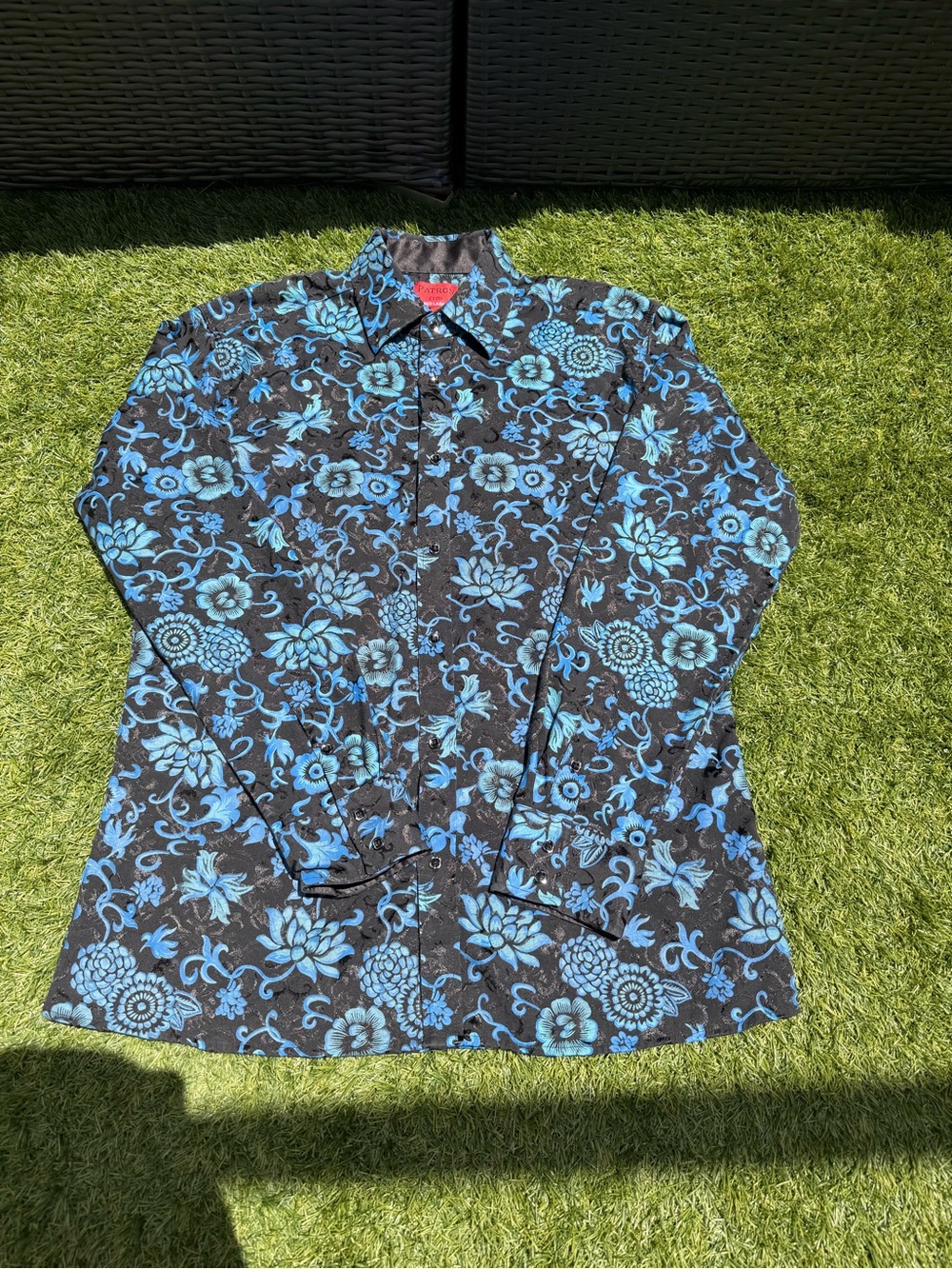 Patron Cito Red Label Bright Blue Floral Button-Up Shirt size XL